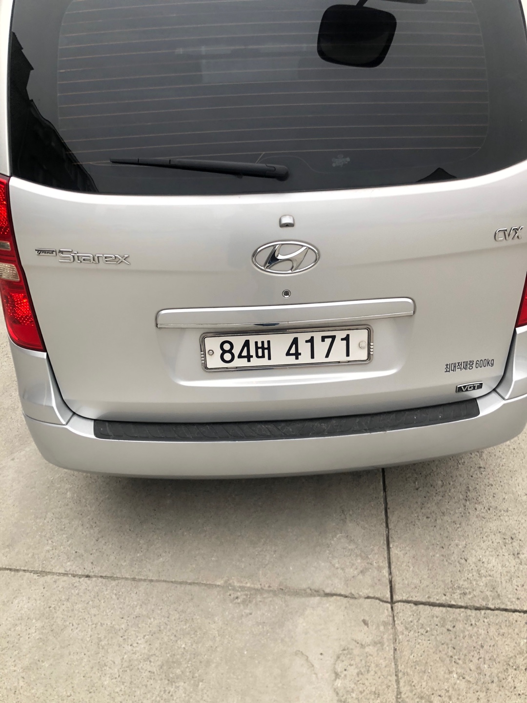 28k0v8mk90ct.jpg