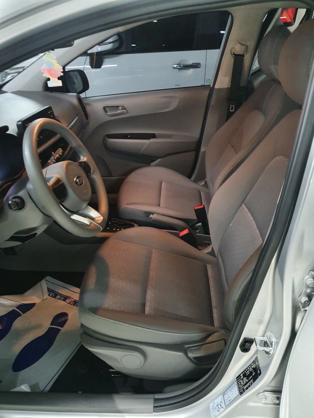 355x9i3gljjp.jpg