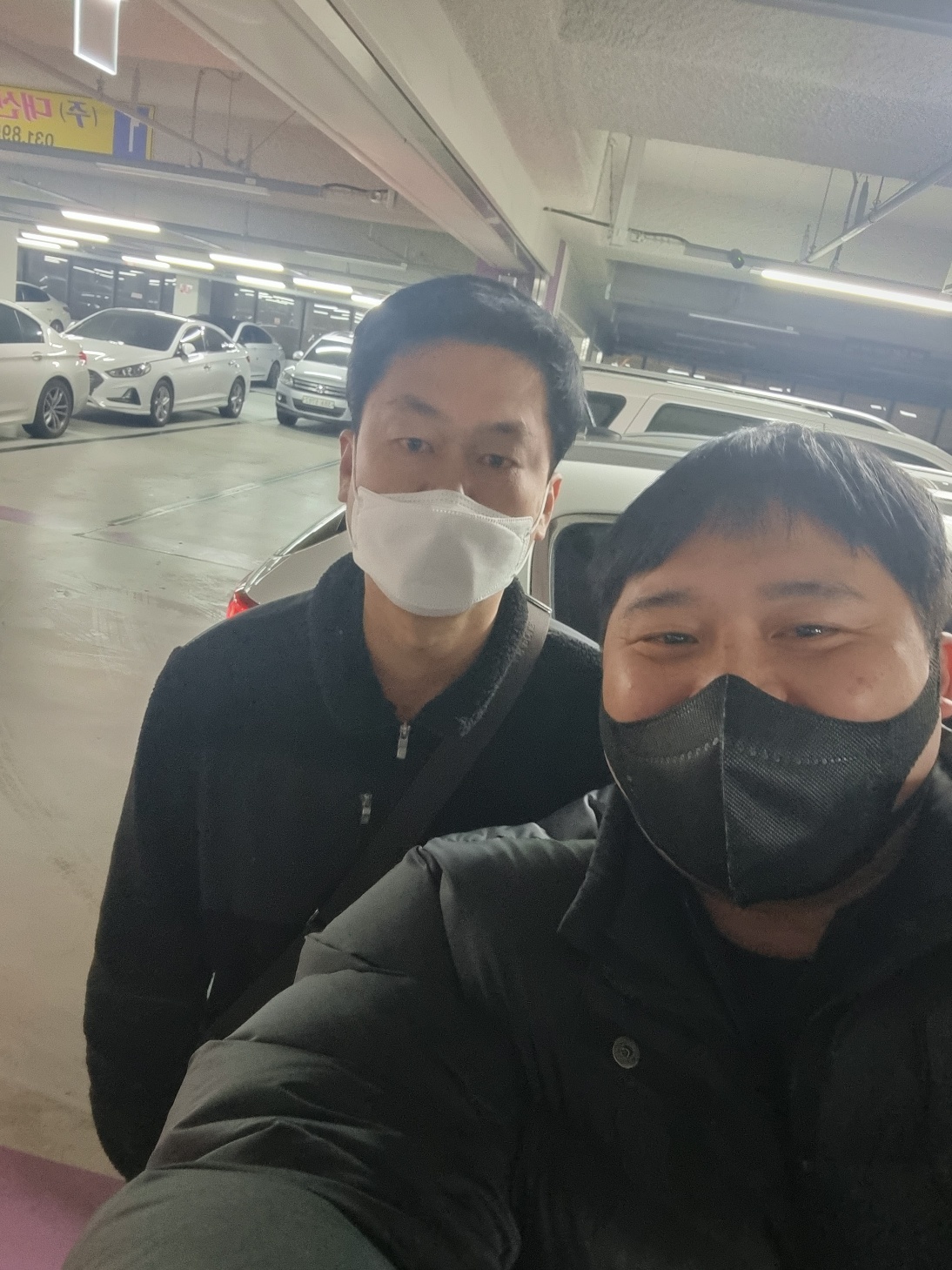화이트 바디에 스포티지 중고차 전액 할부로~